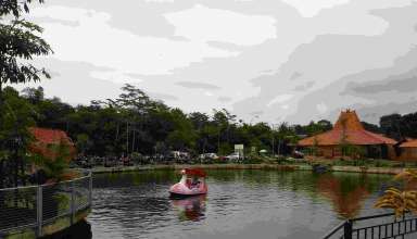 Wahana Becak Air di Puri Mataram Sleman