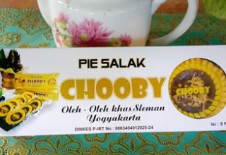 Renyahnya Pie Salak Chooby khas Sleman