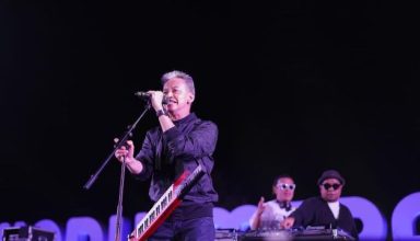 Fariz RM feat Diskoria Ajak Fans Nostalgia di Prambanan Jazz 2022